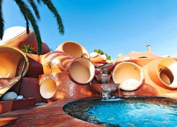 Amazing-Architecture-Palais-Bulles-1