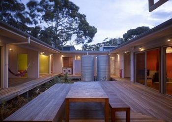 Beautiful-Cottage-On-The-Coastal1